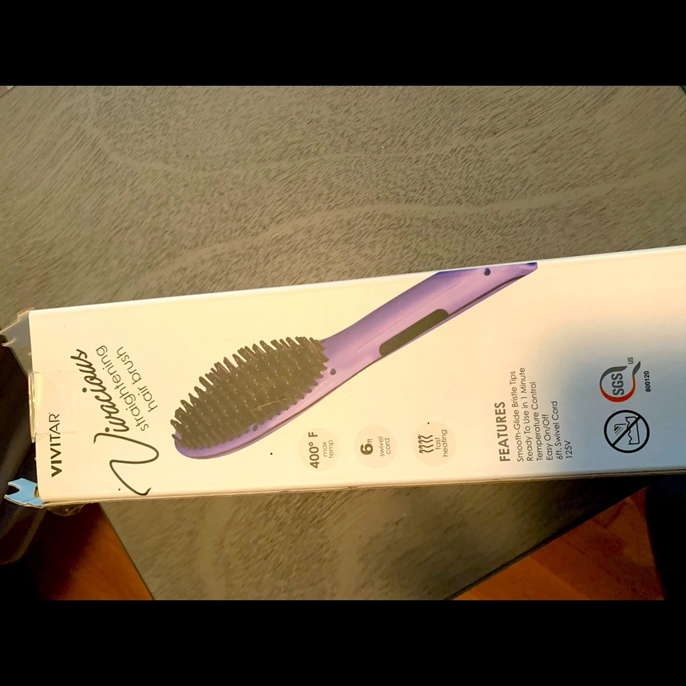 Hair straightening brush / final sale
